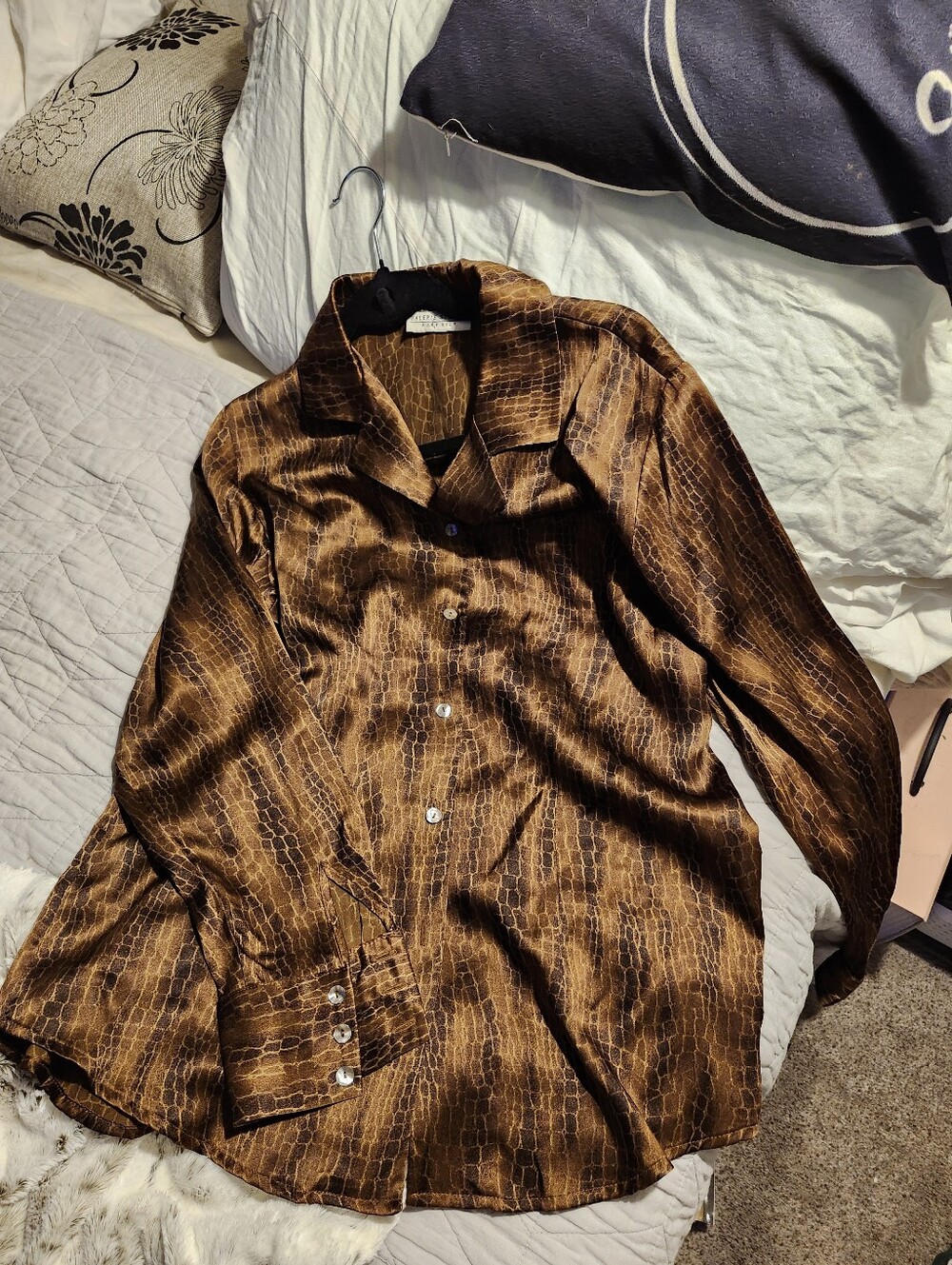 Valerie Stevens 100% Silk Brown Patterned Long-Sleeve Button-Up Blouse Sz 6